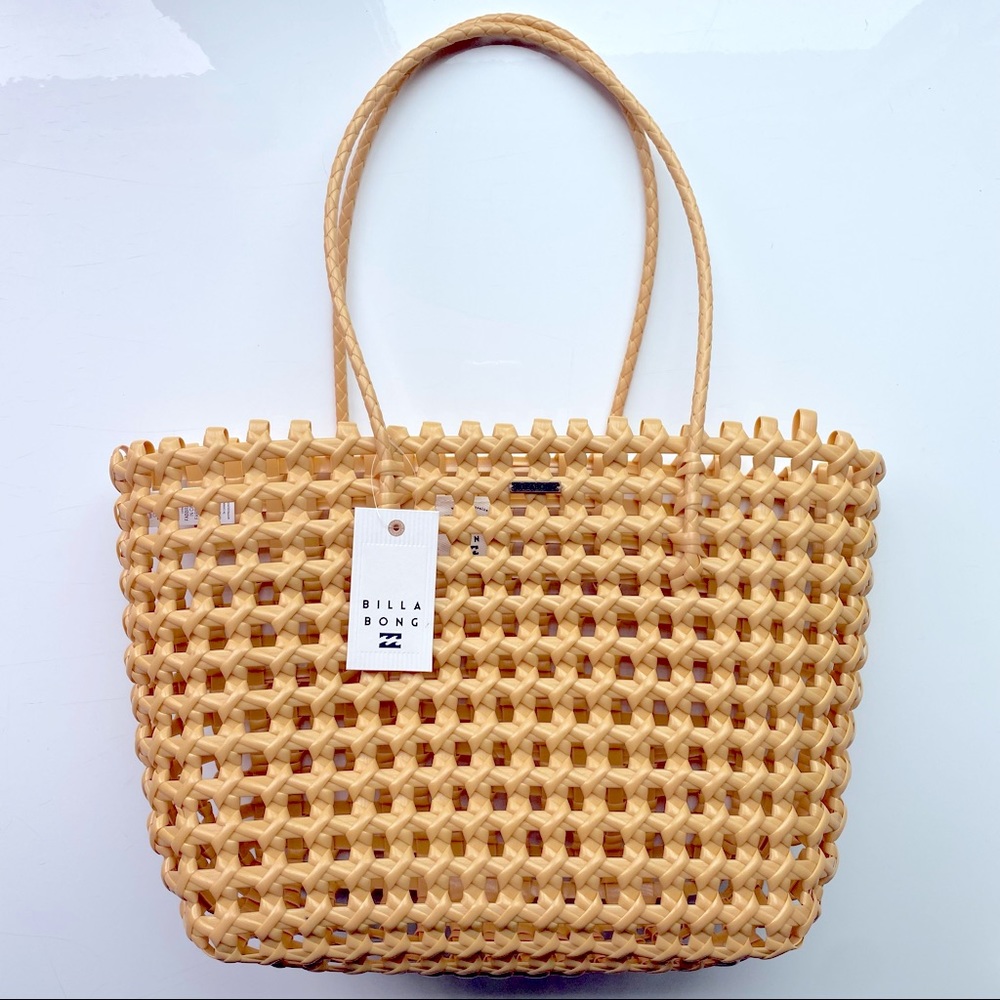 Billabong Woven Straw Tote in Natural Tan no tag